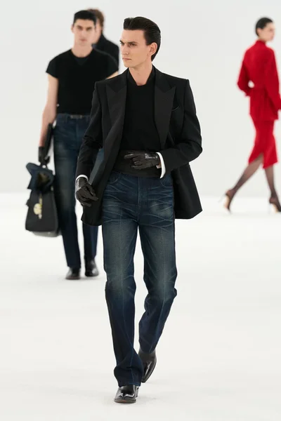 Look 50